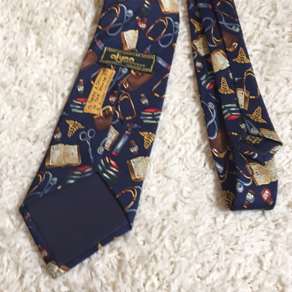 ❗️SALE❗️ Alynn Neckwear Dr Tie - Picture 4 of 6